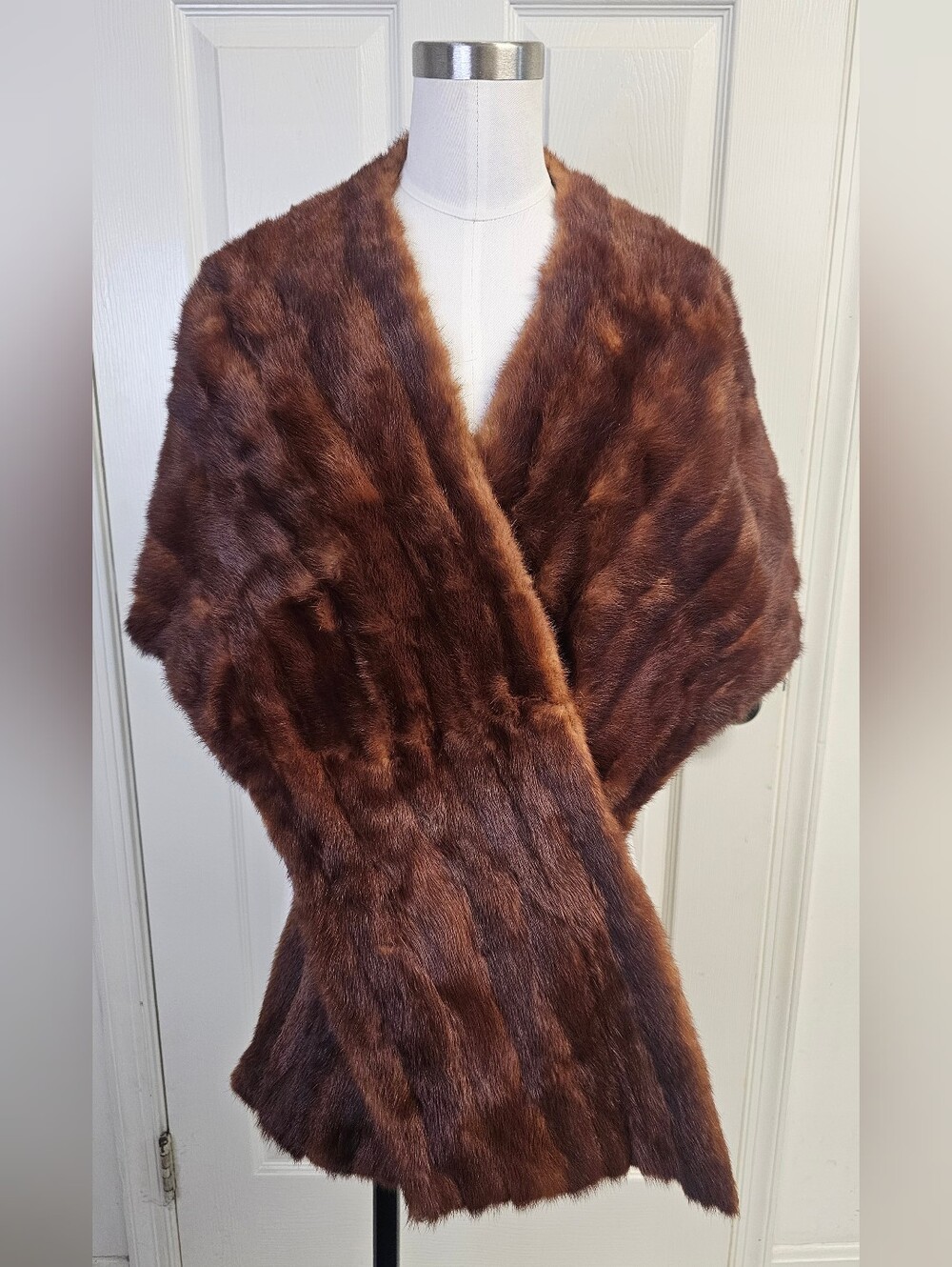Vintage Rougier Furs Glendale Genuine Mink Fur Stole Wrap Capelet Mahogany Brown